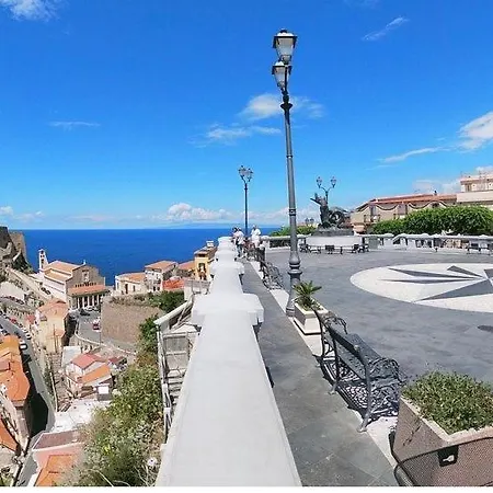 Centro * Scilla